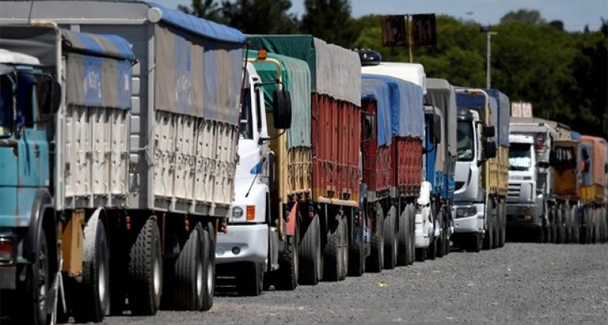 El Gobierno autorizó un fuerte aumento en la tarifa de referencia del transporte de granos