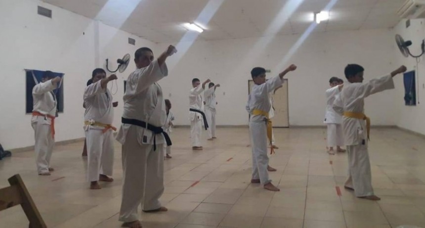 Inician las clases en la escuela de karate Do &ldquo;El Impenetrable&rdquo;