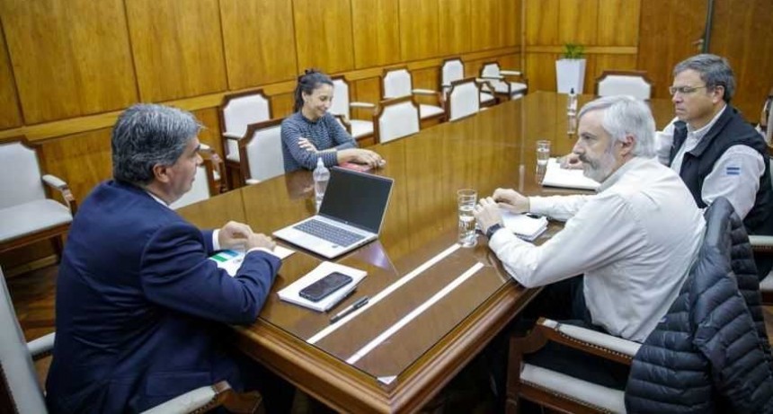 El Gobierno y la firma Gensus definieron convenio para proveer semillas a peque&ntilde;os productores