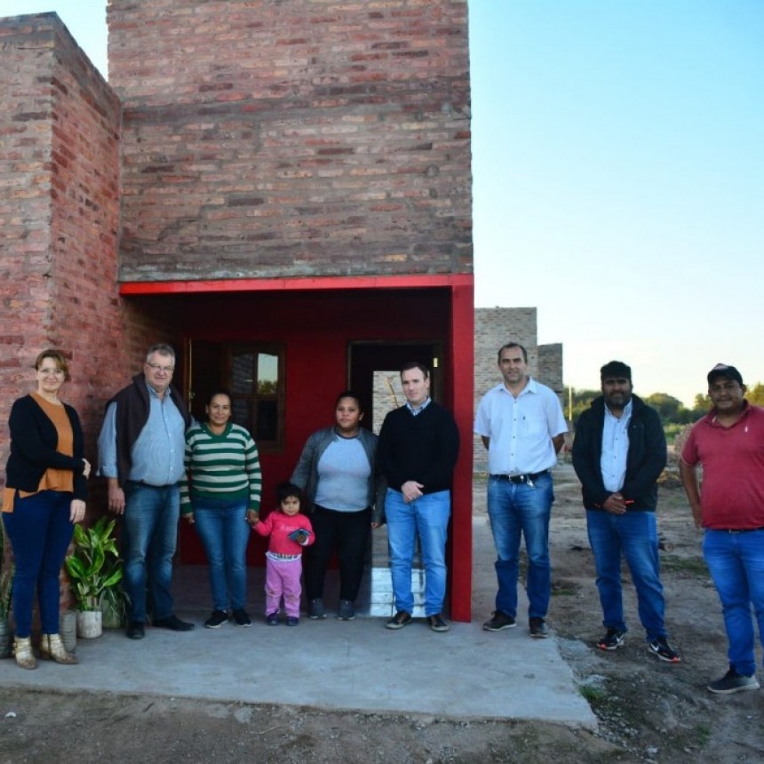 Entregaron módulos habitacionales construidos por organizaciones sociales