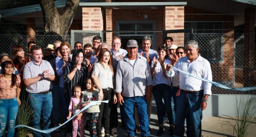Entrega de títulos e inauguracion del CAP en Paraje la Esperanza