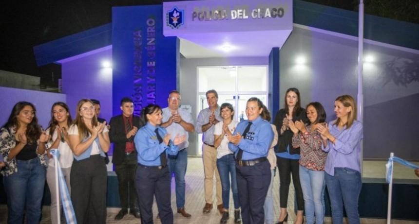 Capitanich inauguró pavimento y la sede de la división violencia familiar y de género