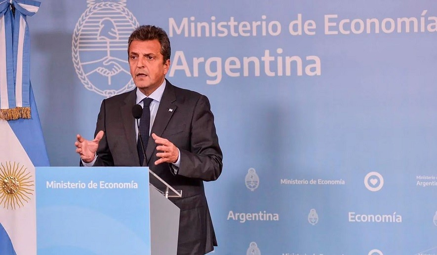 Massa anunció la suspensión de retenciones por 90 días para el sector lechero