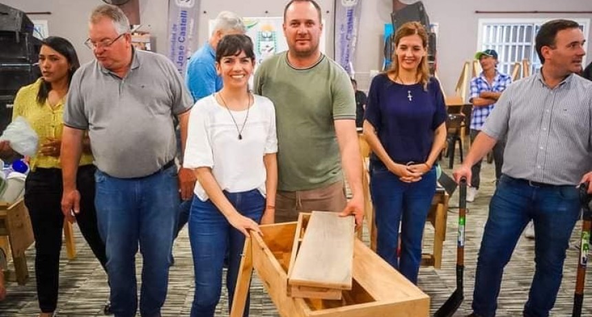 Festejos por el día del ladrillero en Castelli