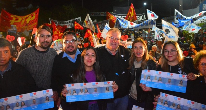 Masivo acompañamiento a la lista 652 en el cierre de campaña