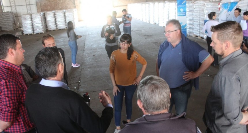 Entrega semillas certificadas y subsidios en combustible para la siembra de algod&oacute;n