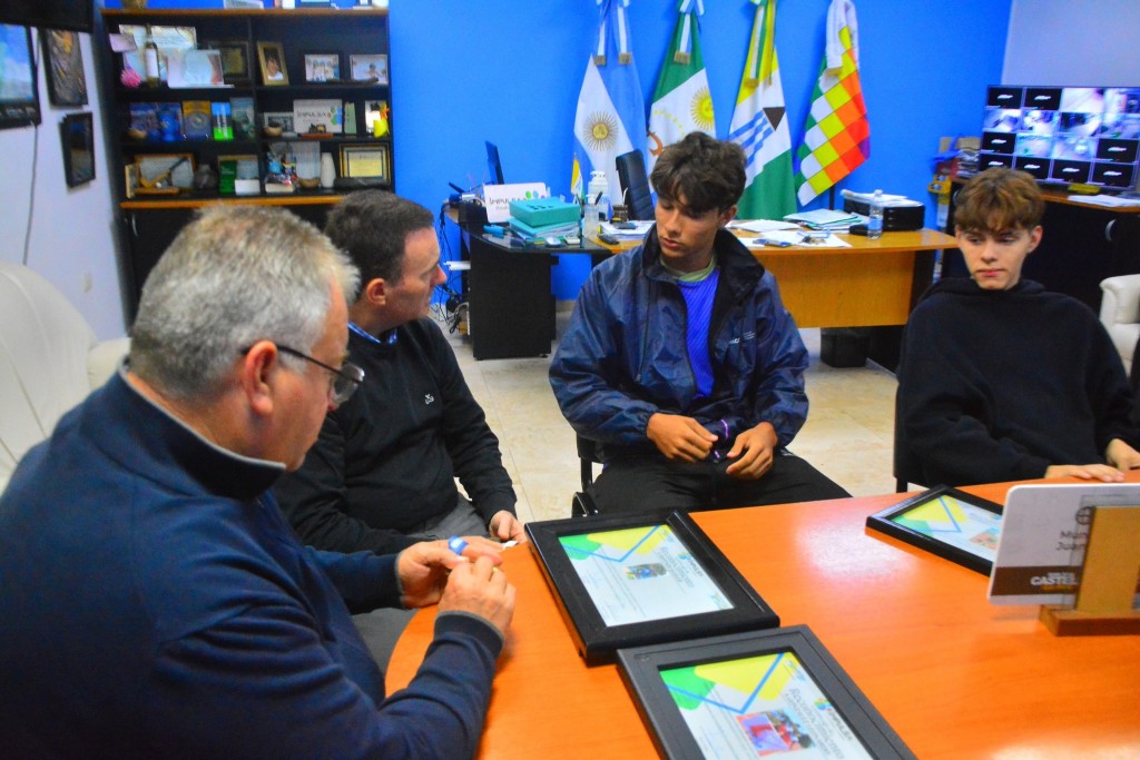 Reconocimiento a deportistas que participaron en los Juegos Evita 2025