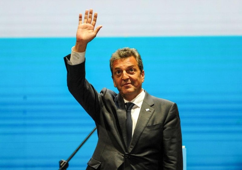 Massa se comprometió a “derrumbar la inflación a menos de la mitad” de los niveles actuales