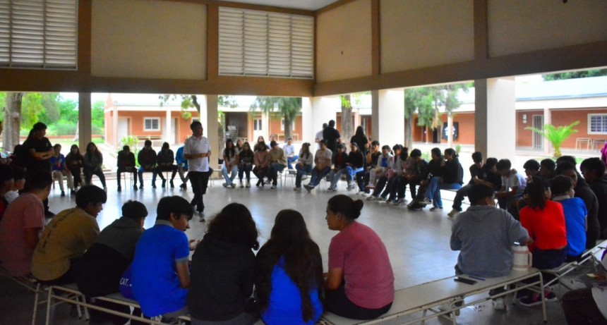  Jornada de trabajo y concienciación en la E.E.S. N°134 de Zaparinqui 