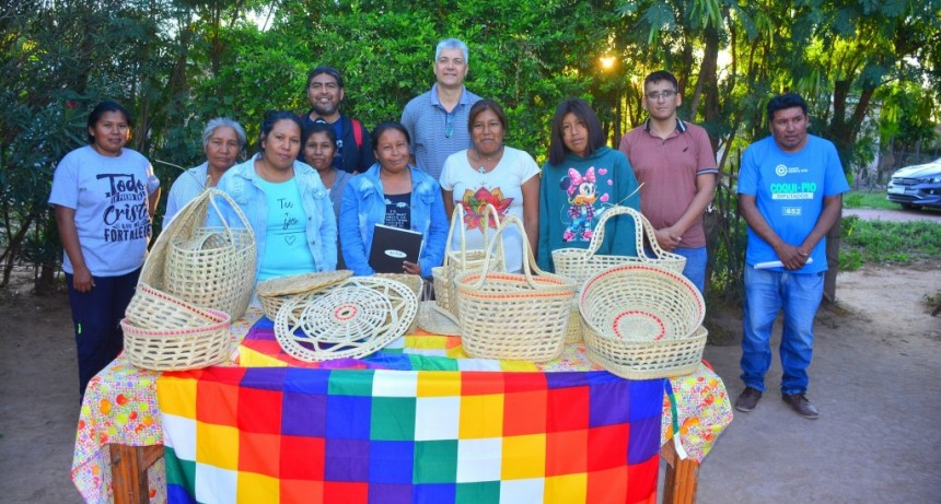 Reunión con comisiones de artesanos y artesanas de Chacra 51, Chacra 64 y Barrio Curishi