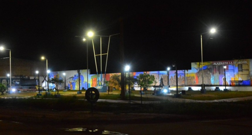 El municipio repuso luminarias vandalizadas en espacios públicos