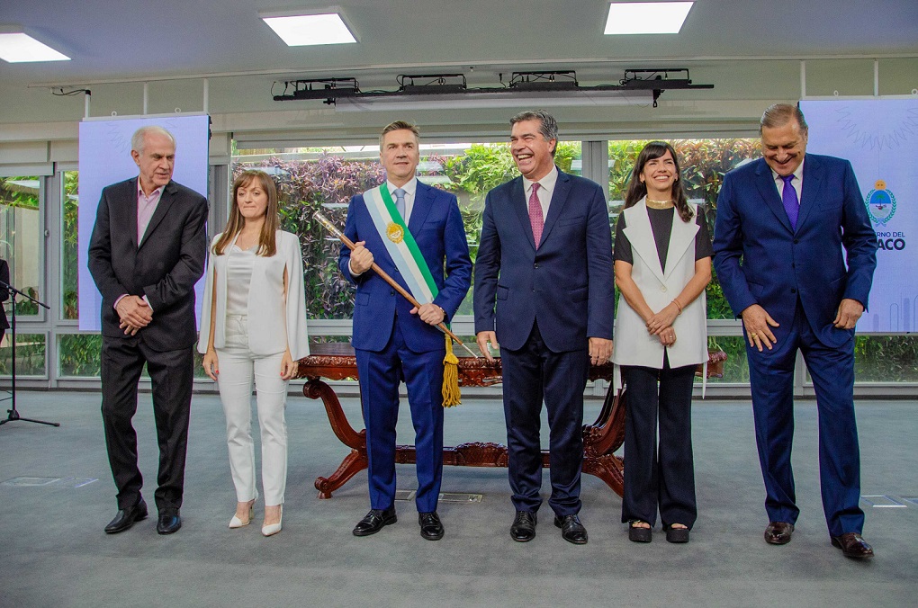 Con normalidad e institucionalidad, se realizó el traspaso de mando de Capitanich a Zdero
