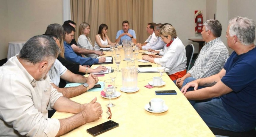 Zdero y Schneider reunieron al gabinete designado para delinear acciones hacia la nueva etapa