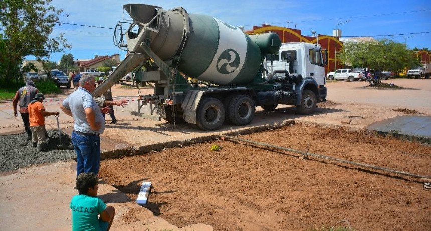 Avanzan las obras de bacheo sobre Av. Héroes de Malvinas y Av. del Trabajo