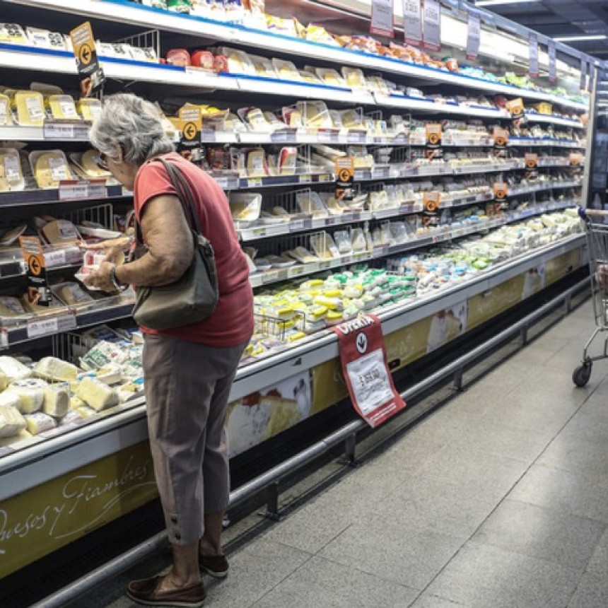 Ante suba de tarifas, cae compra de alimentos: ingresos cada vez m&aacute;s apretados por obligaciones fijas
