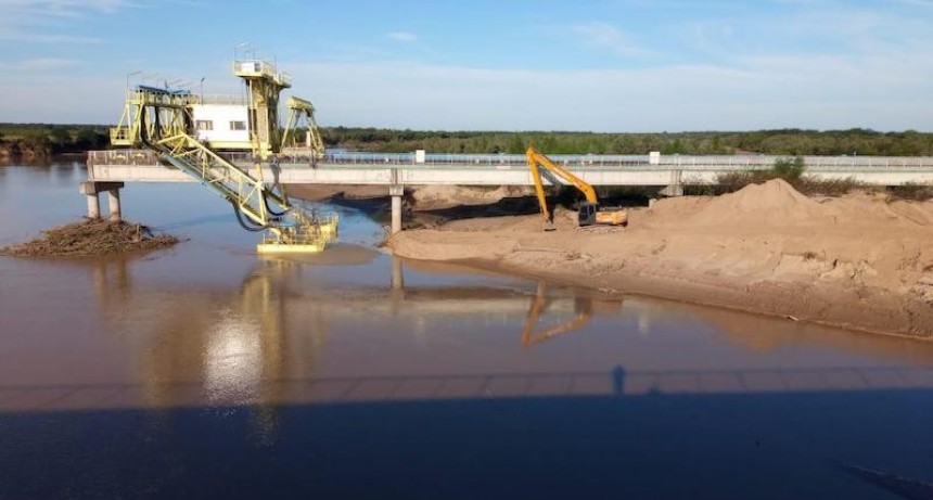 Por la bajante del río Bermejo, Sameep ejecuta acciones en la planta potabilizadora de Puerto Lavalle